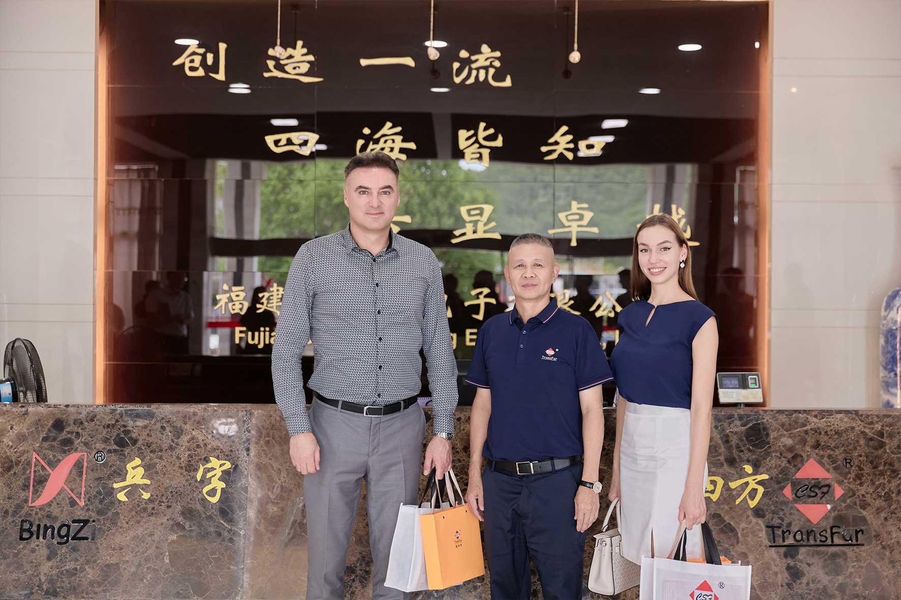 1757989902837636.jpg 12.jpg